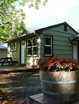 Cabins And Campground At Cultus Lake Park Chilliwack Bagian luar foto