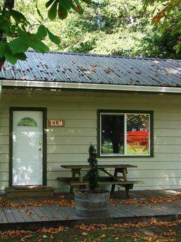 Cabins And Campground At Cultus Lake Park Chilliwack Bagian luar foto